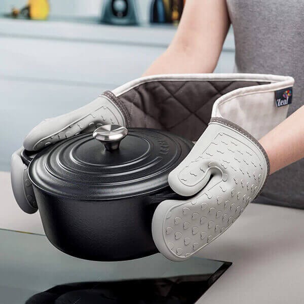 Zeal Oven Gloves & Hot Holds