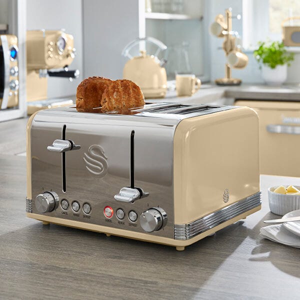 Swan retro kettle and toaster fashion cream